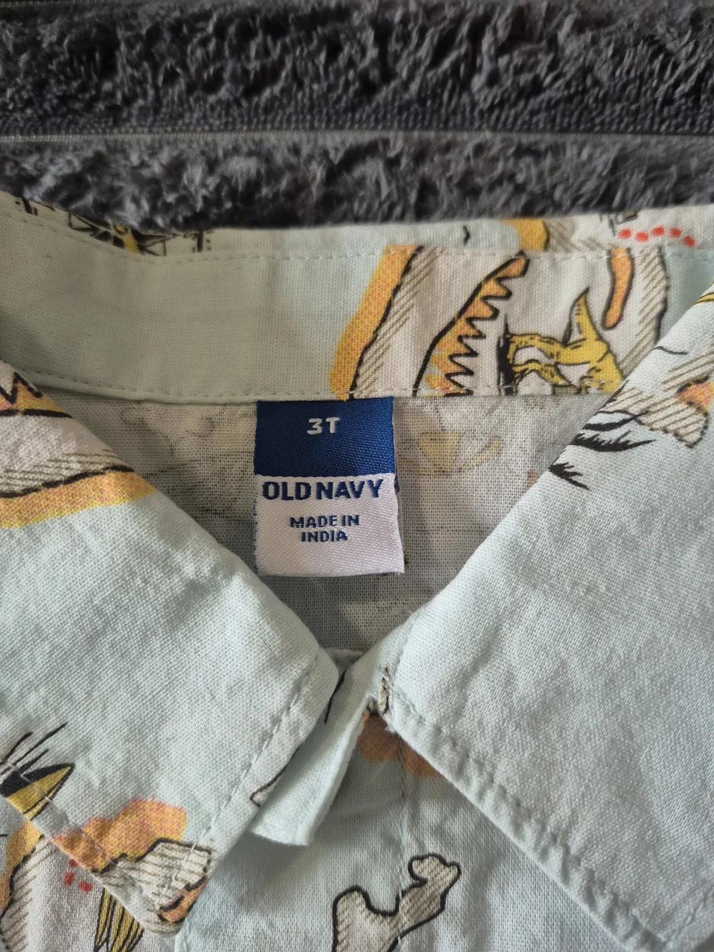 Old Navy Light Blue Island Print Button-Down Shirt